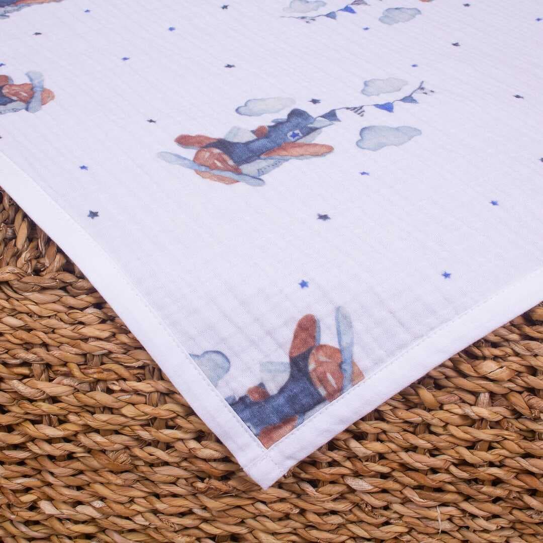 ARBABABY %100 ORGANİK PAMUK 4 KATLI DESENLİ MUSLİN BEBEK BATTANİYESİ - UÇAK VE YILDIZ TEMALI