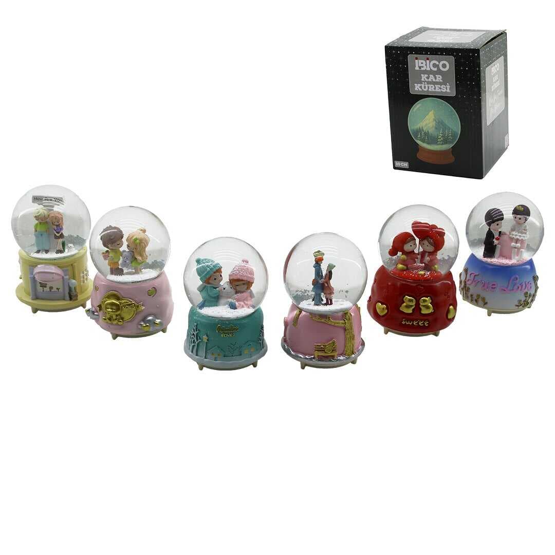 BÜYÜK BOY - 10CM PİLLİ - IŞIKLI MÜZİKLİ KAR KÜRESİ CAM İNSAN FİGÜRLÜ - DESEN MİX RENKLİ HERHANGİ BİR TANESİ GÖNDERİLİR (5430)