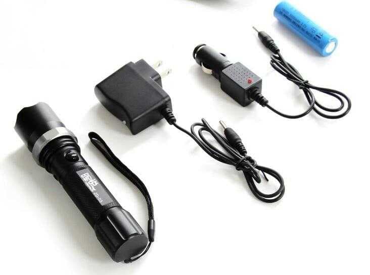 Polis El Feneri: Zoomlu + Sellektörlü + Şarjlı El Feneri (500 metre) (5430)