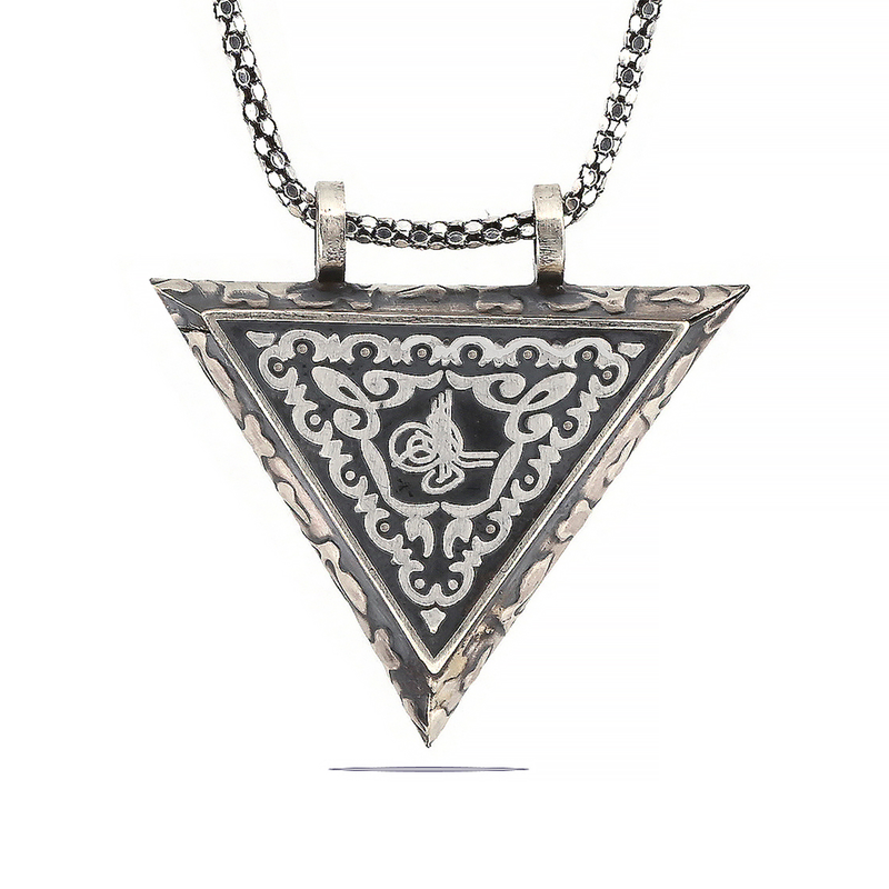 925 Ayar Gümüş Üçgen İçi Açılabilen Tuğra Muskalık Gümüş Kolye T6057 (477477)