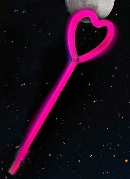 Nessiworld Karanlıkta Yanan Glow Stick Partisi Kalp Şekilli Asa Sopa 6 Renk 6 Adet