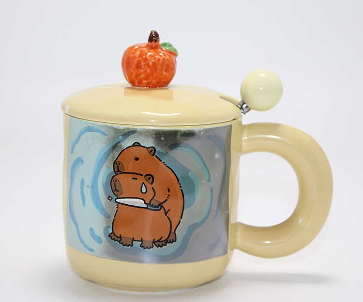 Capybara Desenli Kapaklı Kaşıklı Porselen Kupa Bardak
