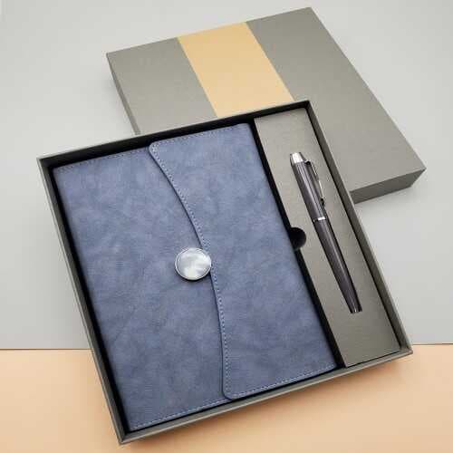 Çizgili Defter Ve Metal Kalem Seti
