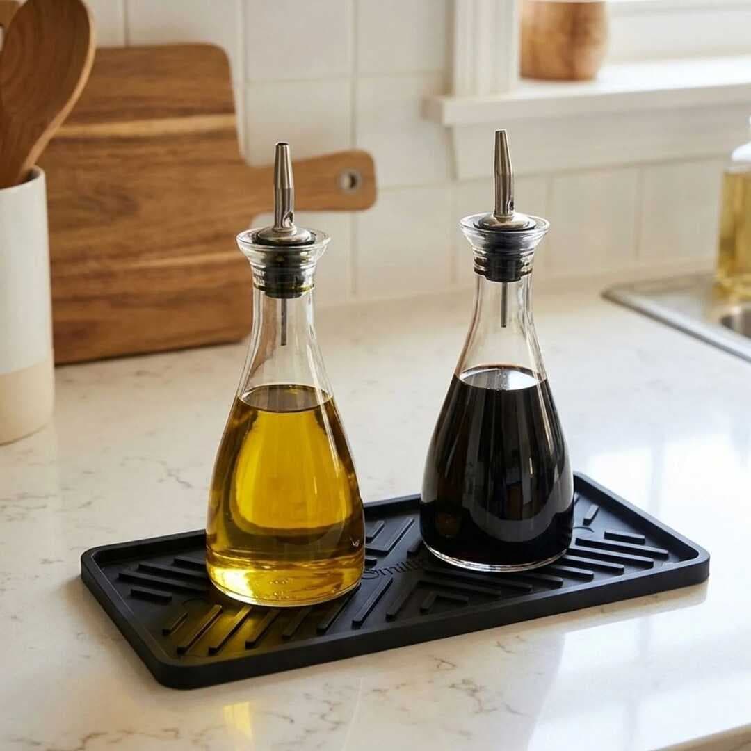 Siyah Silikon Yağdanlık Altlığı – Kaydırmaz Mutfak Organizer 23x10 cm (5430)