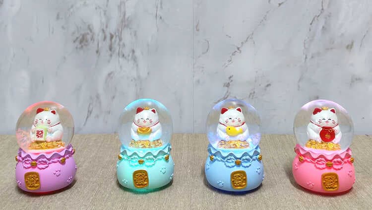 Şans Kedisi Işıklı Kar Küresi