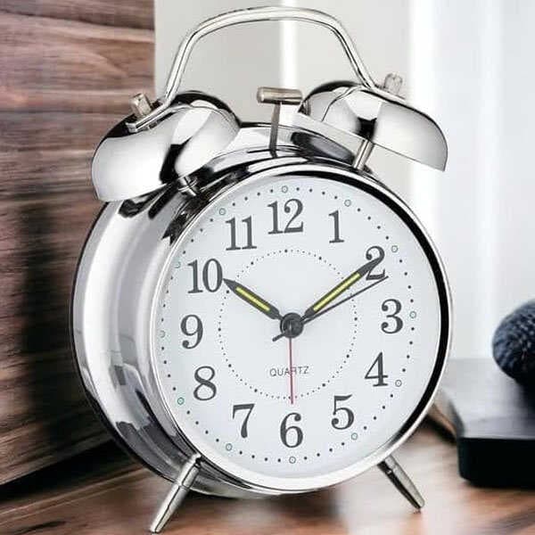 Gümüş Renk Metal Çalar Masa Saati