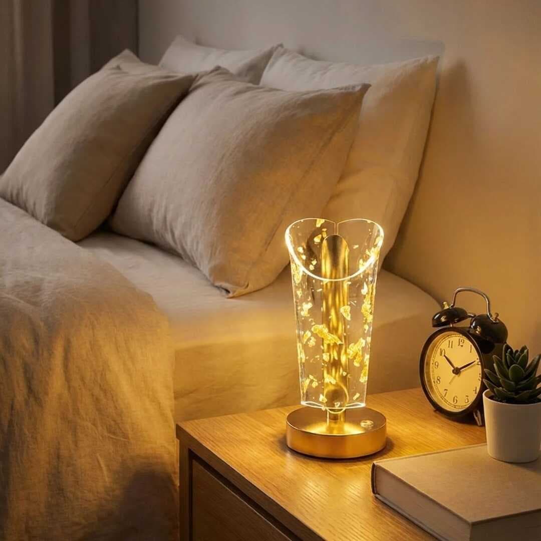 Açık Silindirik Kristal Altın Toz Model LED Masa Lambası – Gold Tabanlı, Dokunmatik, 3 Renk Işık Modlu, Şarjlı Modern Dekoratif Gece Lambası (5430)