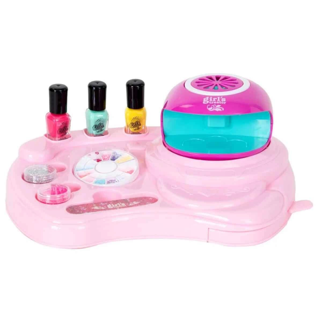 Nessiworld Işıklı Tırnak Tasarım Stüdyosu