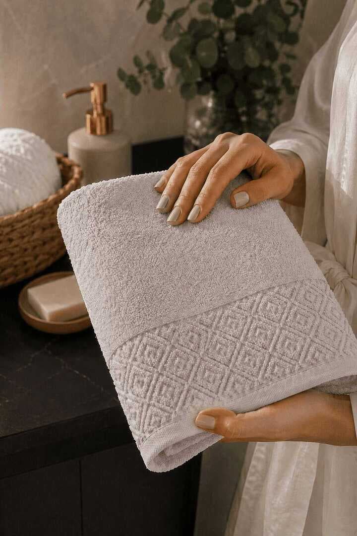 El Yüz Havlusu 50x90 cm %100 Pamuk Kısmi Kadife  Quadro Taş