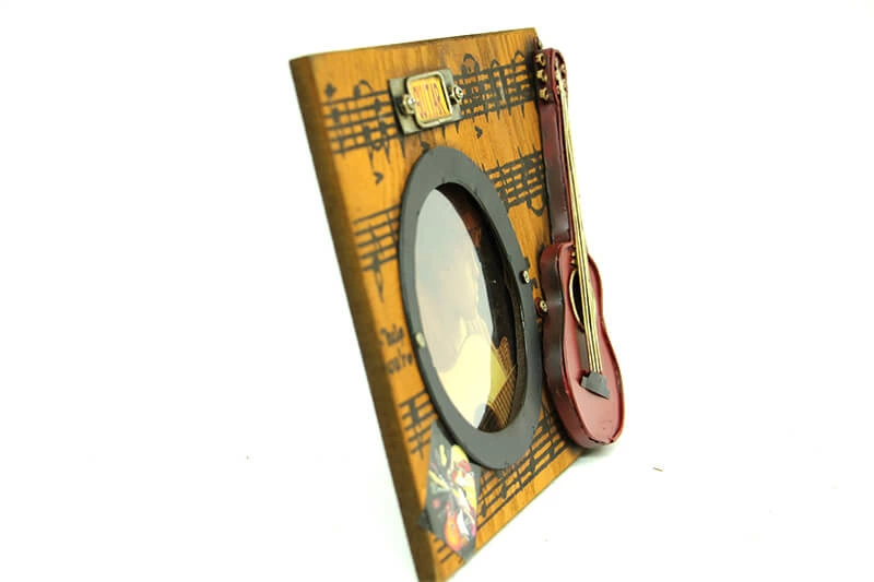 Dekoratif Metal Çerçeve Gitar Dekorlu
