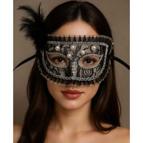 Siyah Renk Yandan Tüylü İnci İşlemeli Taşlı Dantelli Parti Maskesi 17x12 cm