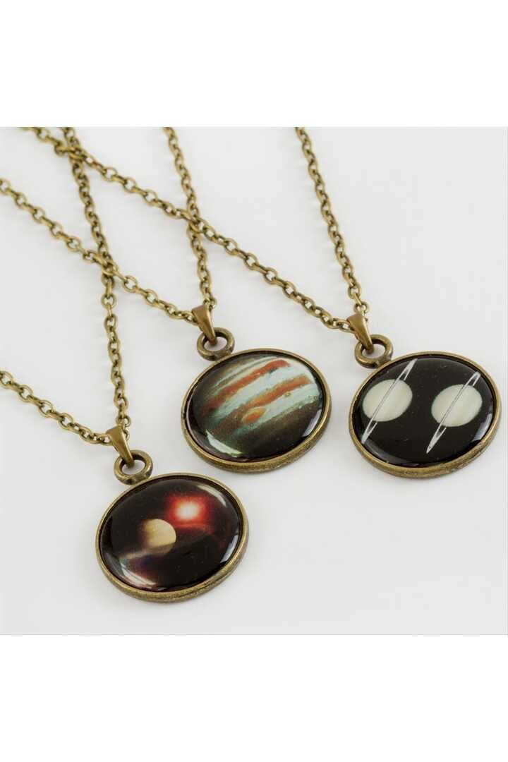 Gezegen Canlı Kolye