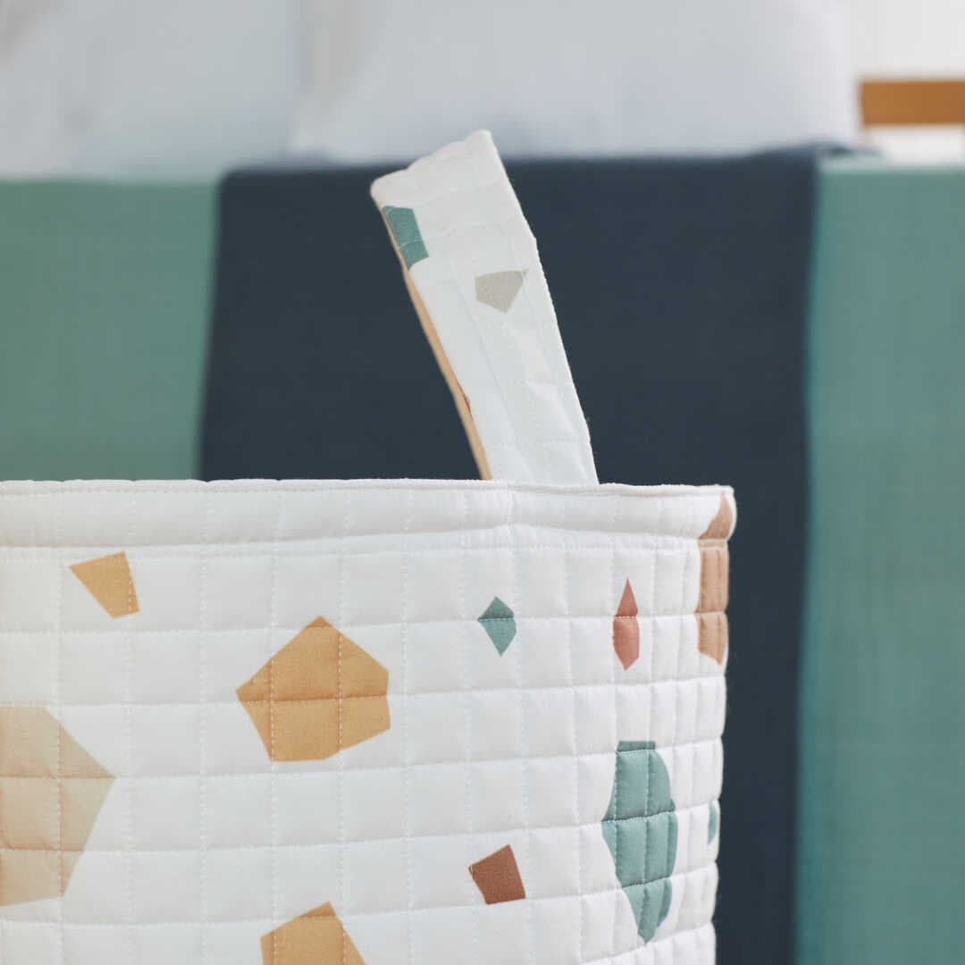 ARBABABY ORGANİK PAMUK BEBEK OYUNCAK VE ÇAMAŞIR SEPETİ - TERRAZZO TEMALI