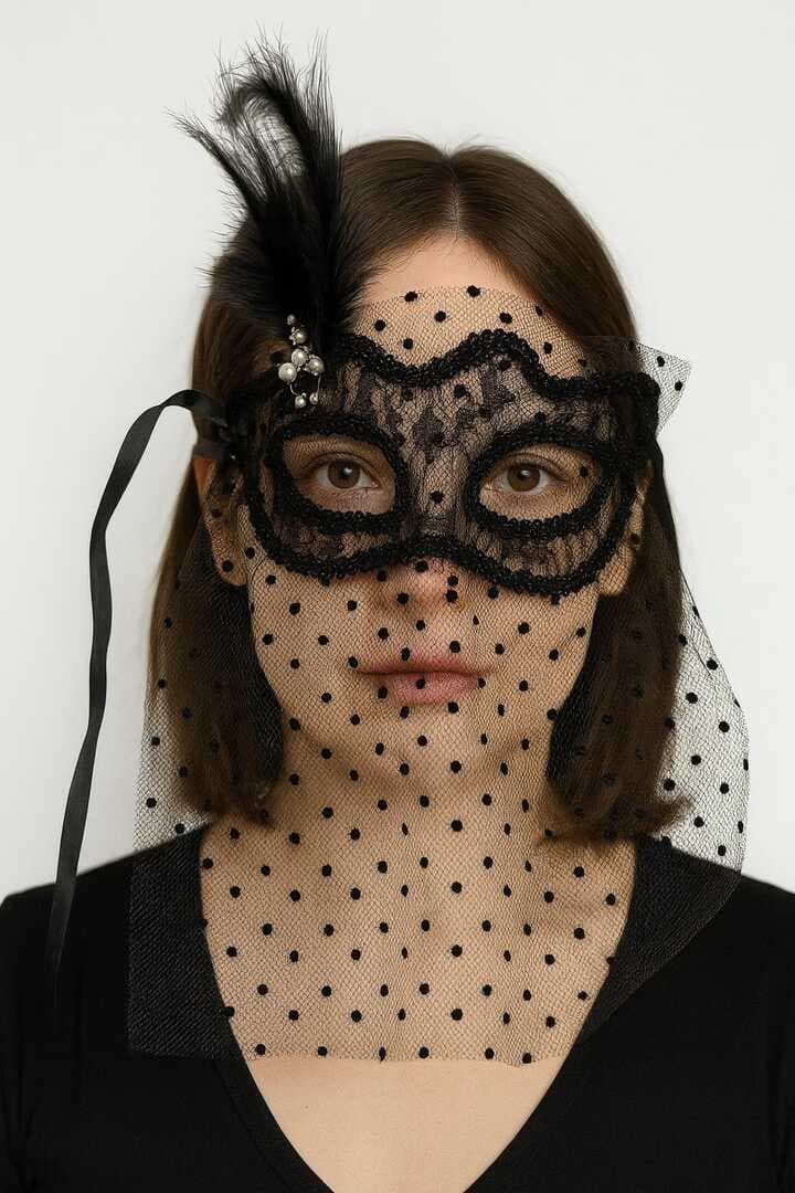 Siyah Renk Siyah Puantiyeli Duvaklı İncili Parti Maskesi