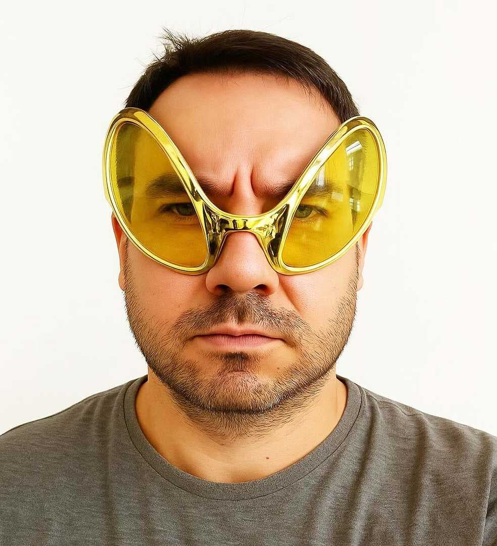 Retro Gözlük - 80 li 90 lı Yıllar Parti Gözlüğü Gold Renk 8x13 cm