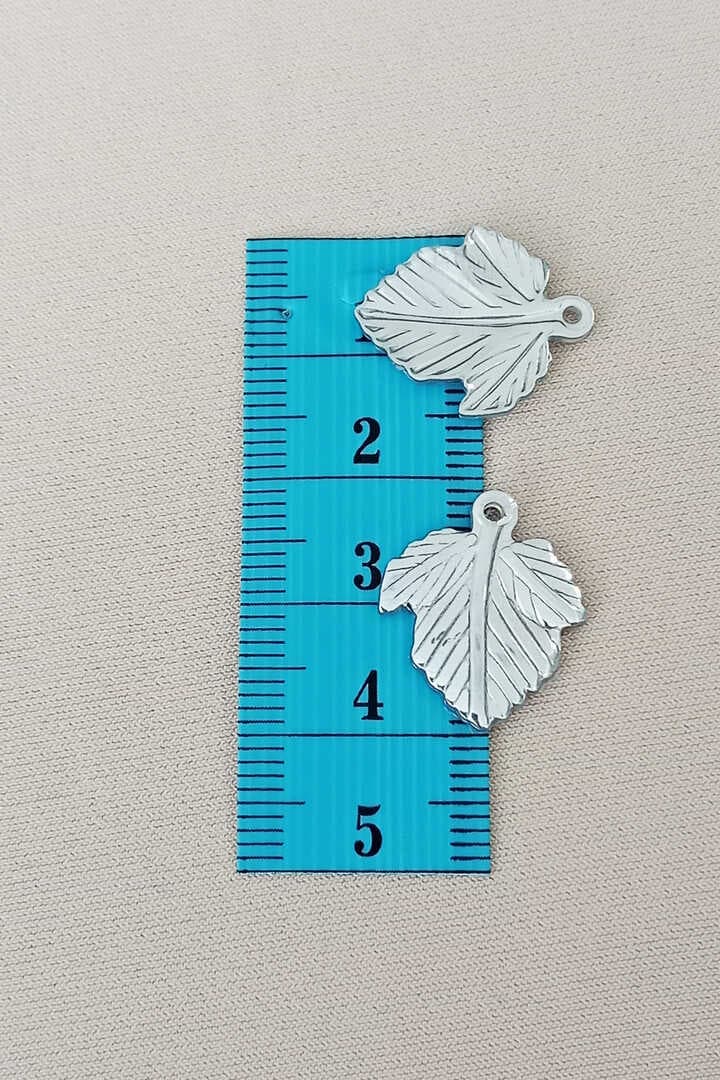 Oya Abiye Bileklik Kolye Pleksi Metalik Plastik Pul Gümüş Renk 24 gram 75 adet - BNC582