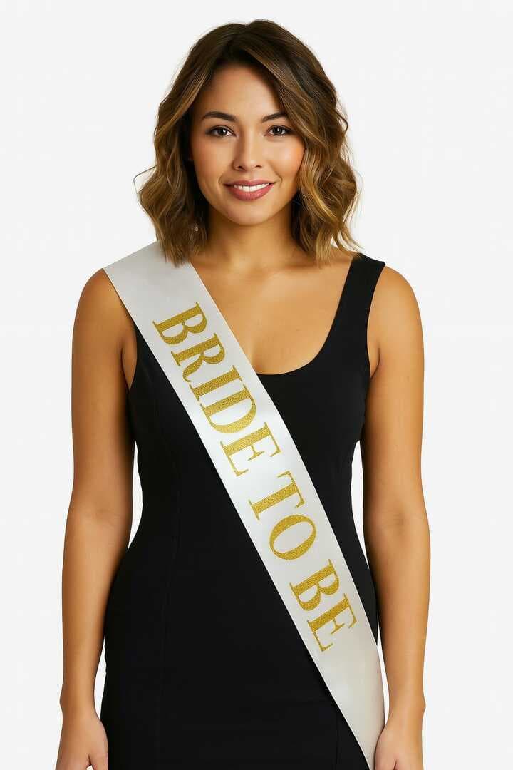 Beyaz Saten Üzerine Kalın Altın Yazılı Bride To Be Kuşağı 10 cm Genişlik (5430)