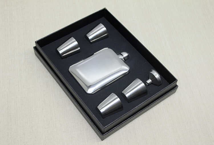 4 Shot Bardaklı Matara Seti Çelik