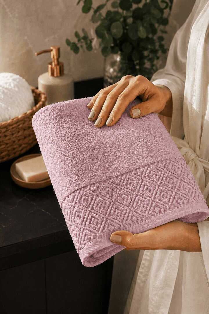 El Yüz Havlusu 50x90 cm %100 Pamuk Kısmi Kadife  Quadro Pembe