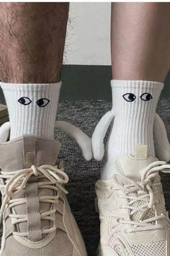 Beyaz Mıknatıslı Halay Çeken Arkadaş Aşk Çorabı 1 Çift