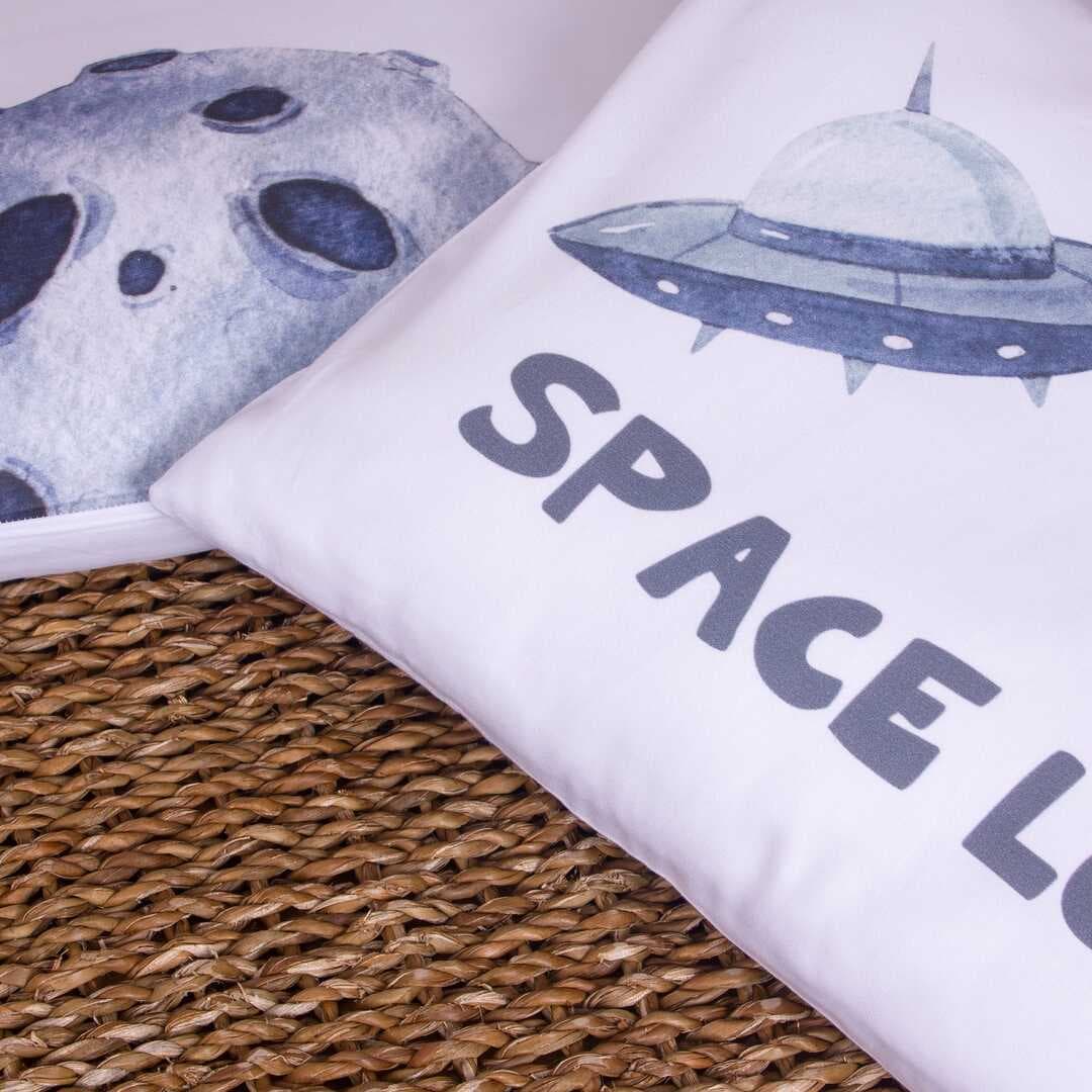 ARBABABY ORGANİK BASKILI %100 PAMUK MÜSLİN PİKELİ VE BEBEK NEVRESİMİ TAKIMI - UZAY GEMİSİ VE YILDIZ TEMALI